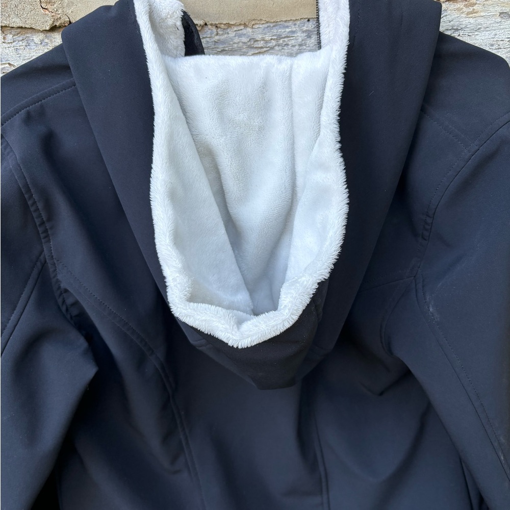 Spyder Women's Black Luxury Active Wear Jacket with Faux Fleece Hood Size M - Picture 2 of 9